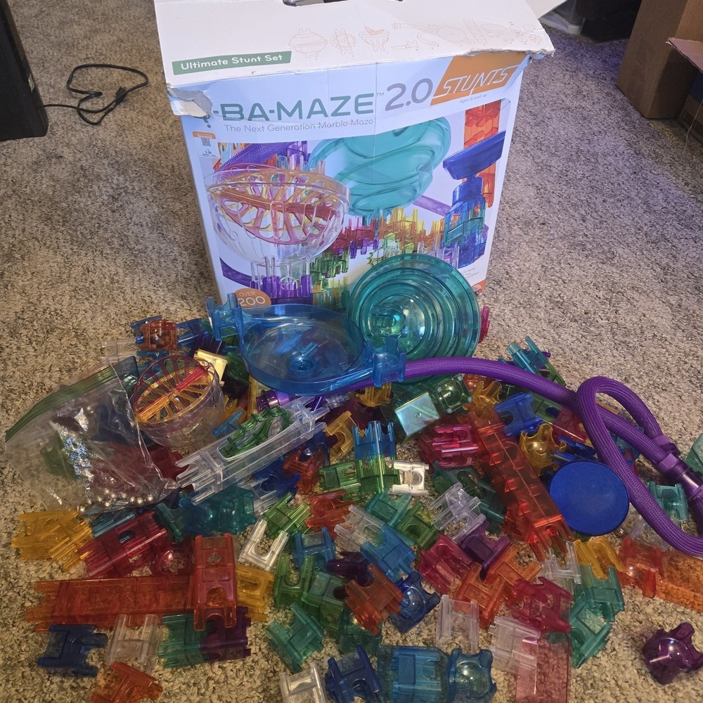 Mindware Q-BA-Maze 2.0 Ultimate Stunt Set Over 189 Pieces Marble Maze
